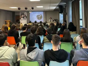 ELT Kocaeli’den Körfez Atatürk Anadolu Lisesinde Yurtdışı Eğitim Semineri