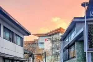 Middlesex Üniversitesi