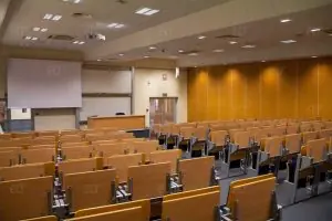 Kozminski Üniversitesi