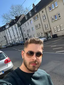 Batuhan Karayel – Duisburg-Essen Üniversitesi