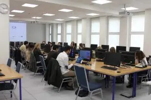 Kozminski Üniversitesi