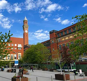 Birmingham Üniversitesi Kampüsleri ve Tesisleri