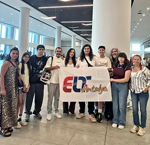 Macaristan’da Üniversite Eğitimi: ELT Antalya Öğrencileri Yola Çıktı