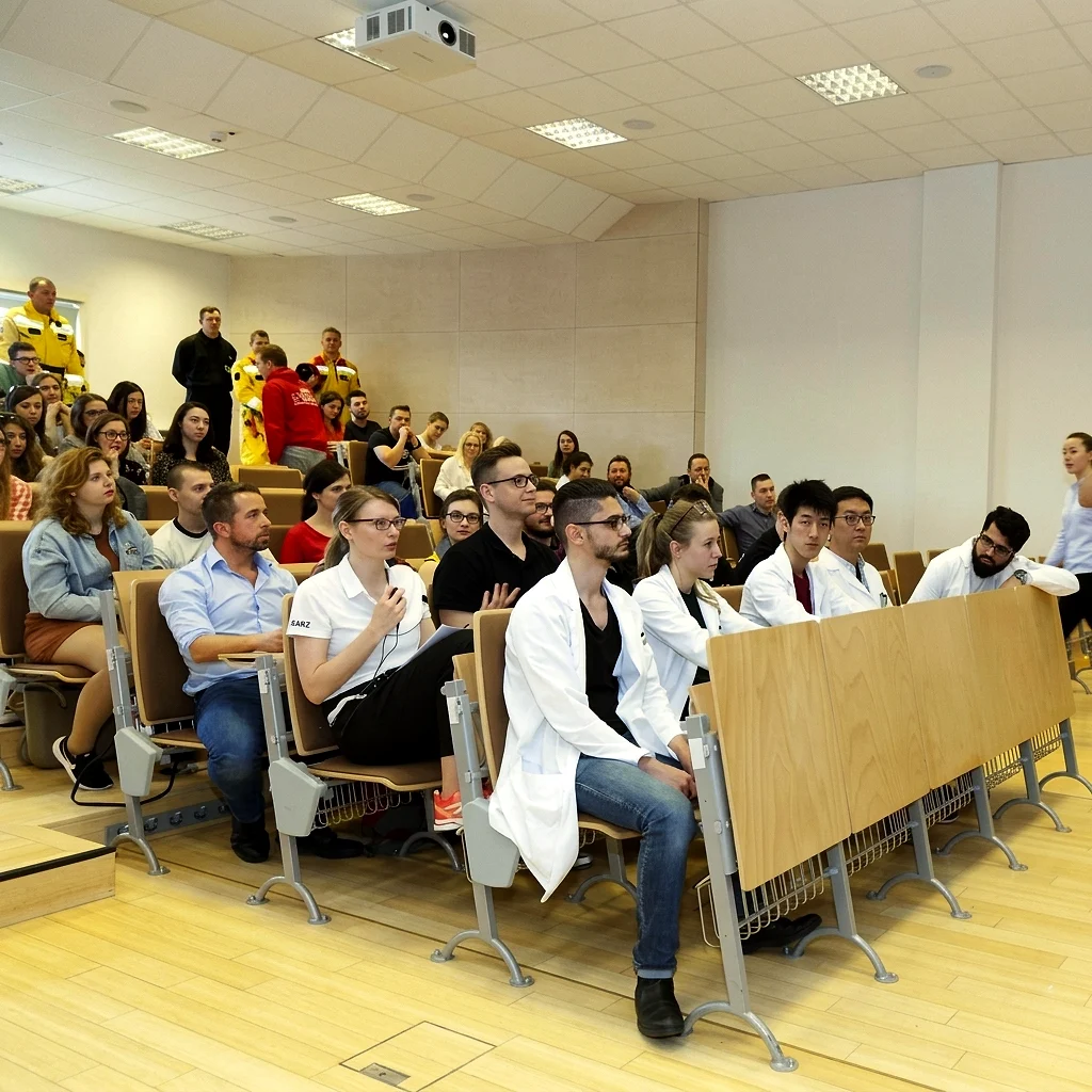 Poznan Tıp Üniversitesi (PUMS)