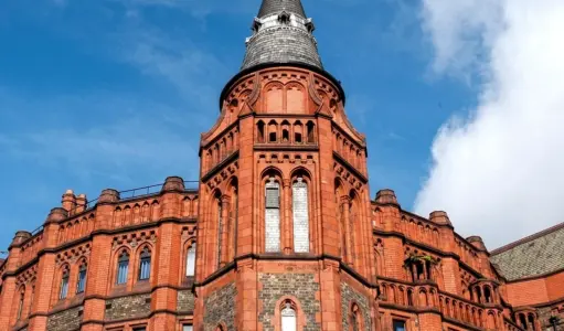 Liverpool Üniversitesi