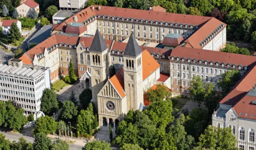 Peç Üniversitesi (University of Pécs)